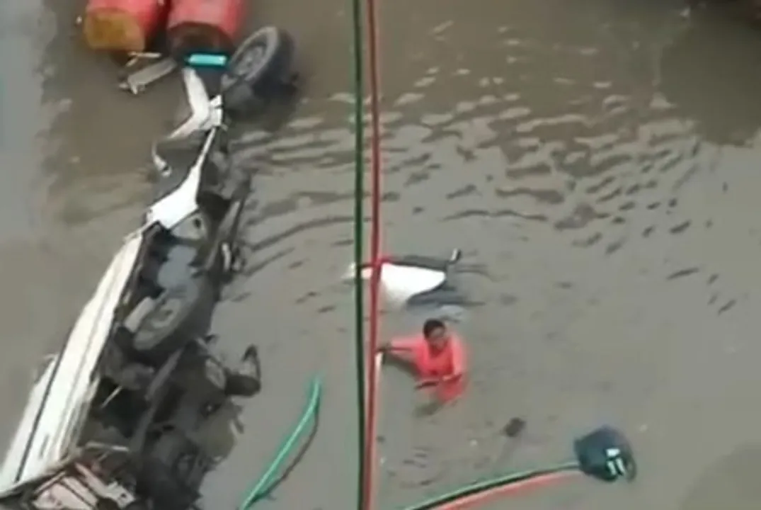  Three killed as bridge collapses in Gujarat's Vadodara, vehicles fall into river
