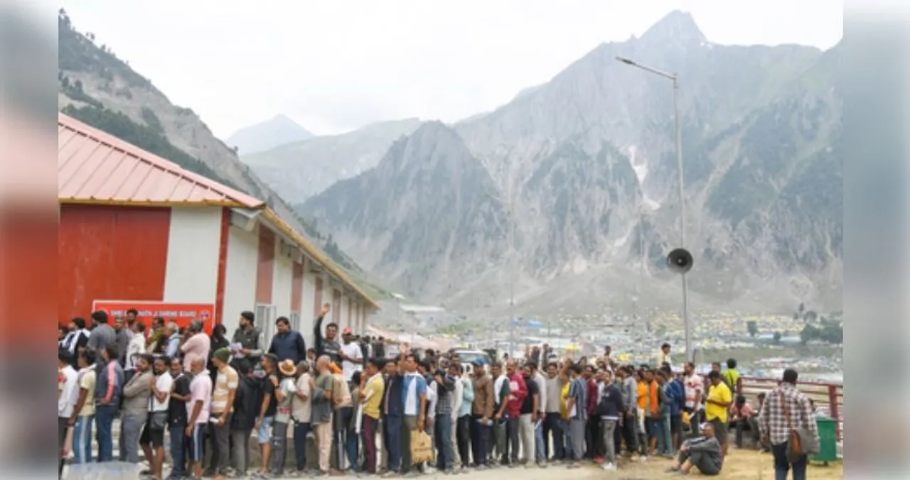 Amarnath Yatra 2025 sees over 1.11 lakh pilgrims in six days