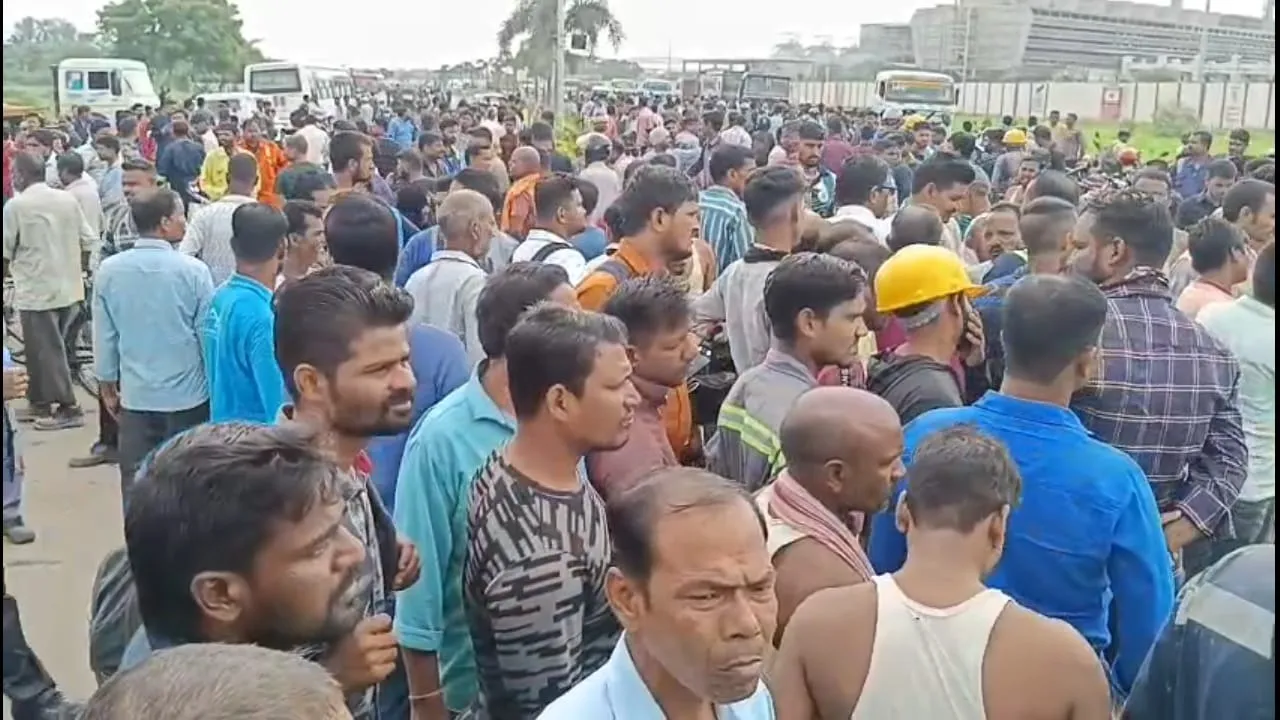  Odisha: Electrician found hanging at Paradip oil refinery; family alleges murder