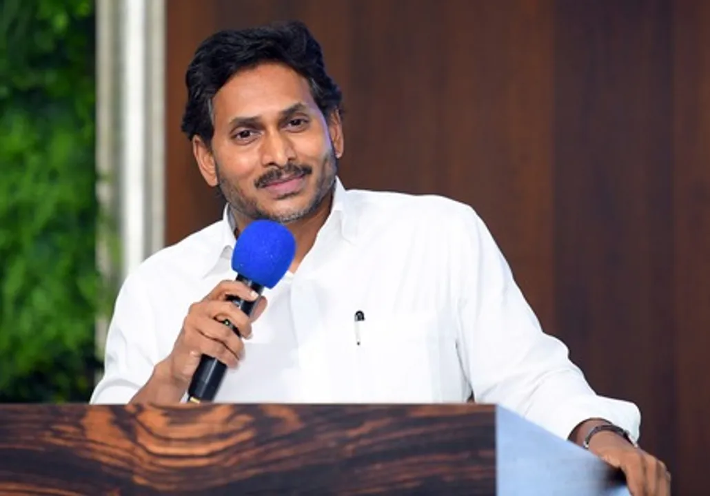  Jagan favours English as medium of instruction across India