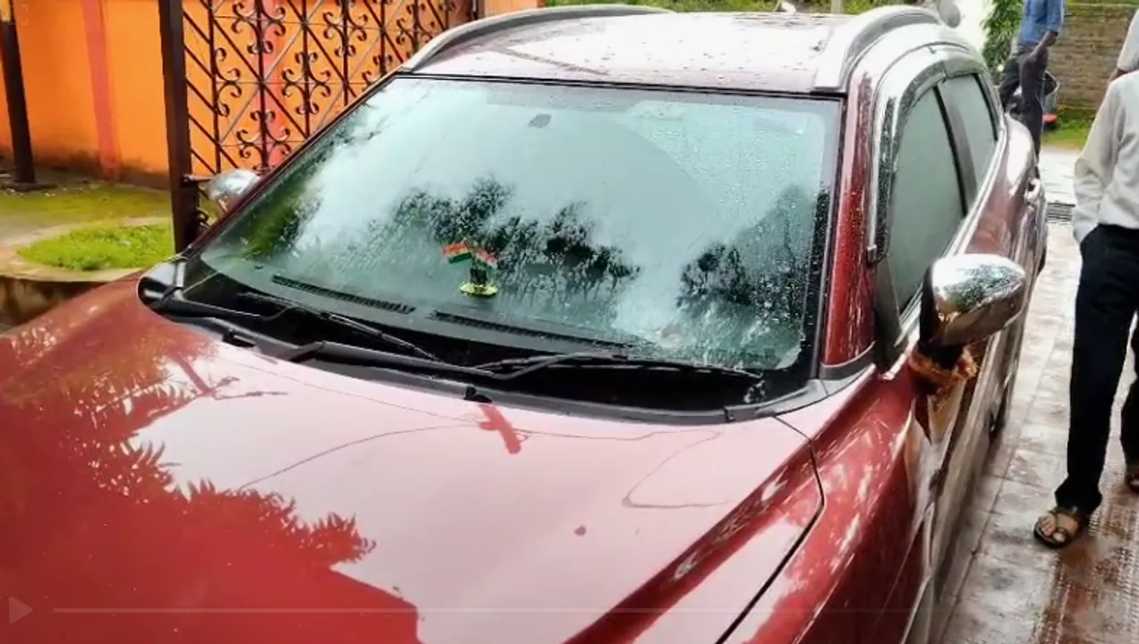  Odisha: Close shave for realtor as miscreants open fire on his car in Sundargarh