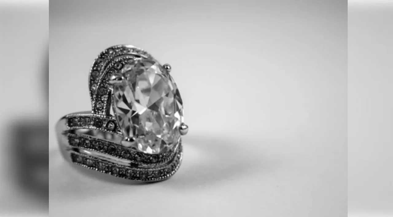  Silver hits record high, surpasses ₹1.14 Lakh per Kg