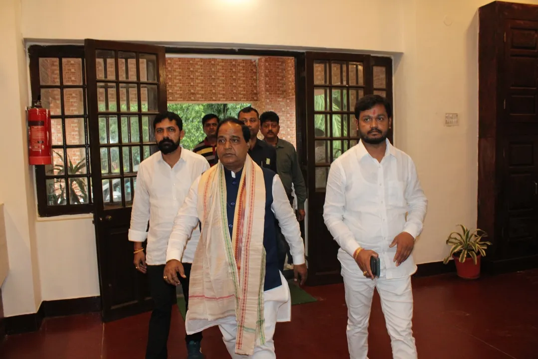  Odisha Minister Krushna Chandra Patra duped of Rs 25 Lakh in land fraud case
