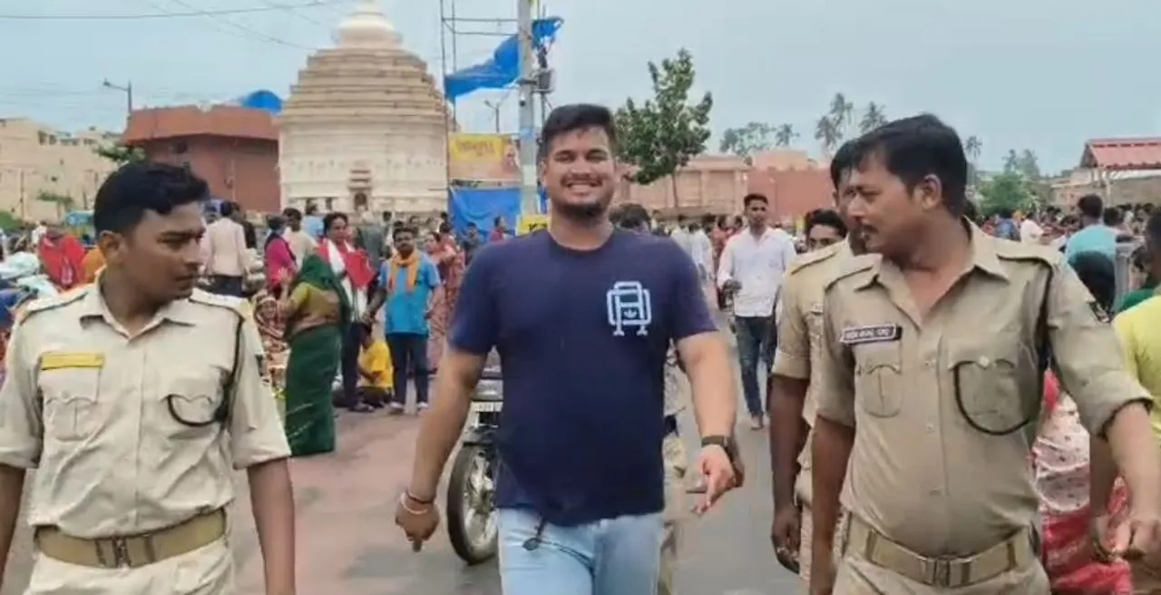  Man caught filming inside Puri Jagannath Temple using hidden camera in spectacles