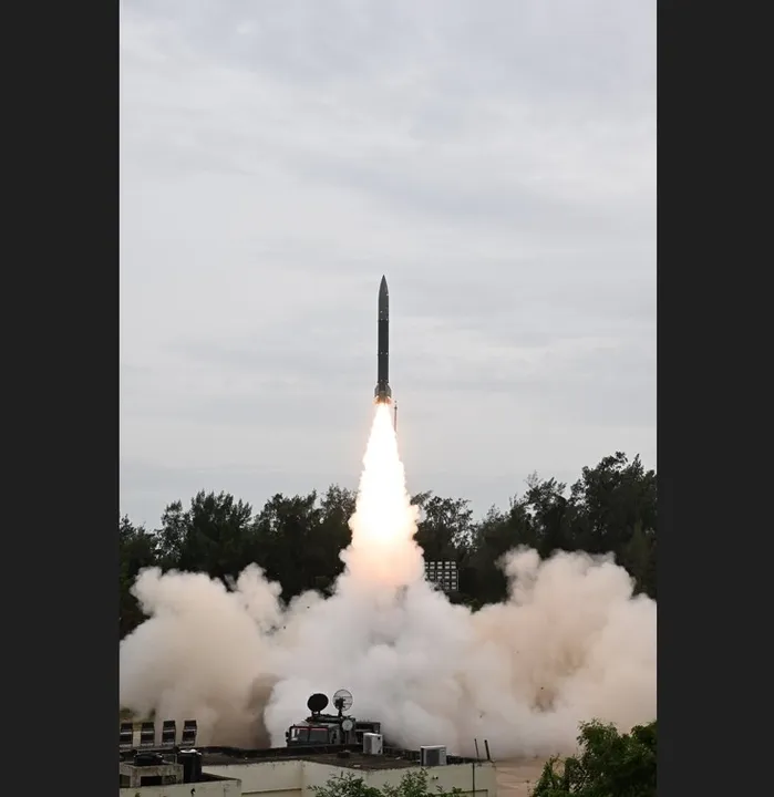  DRDO successfully tests range capability of quasi-ballistic missile 'Pralay' off Odisha coast