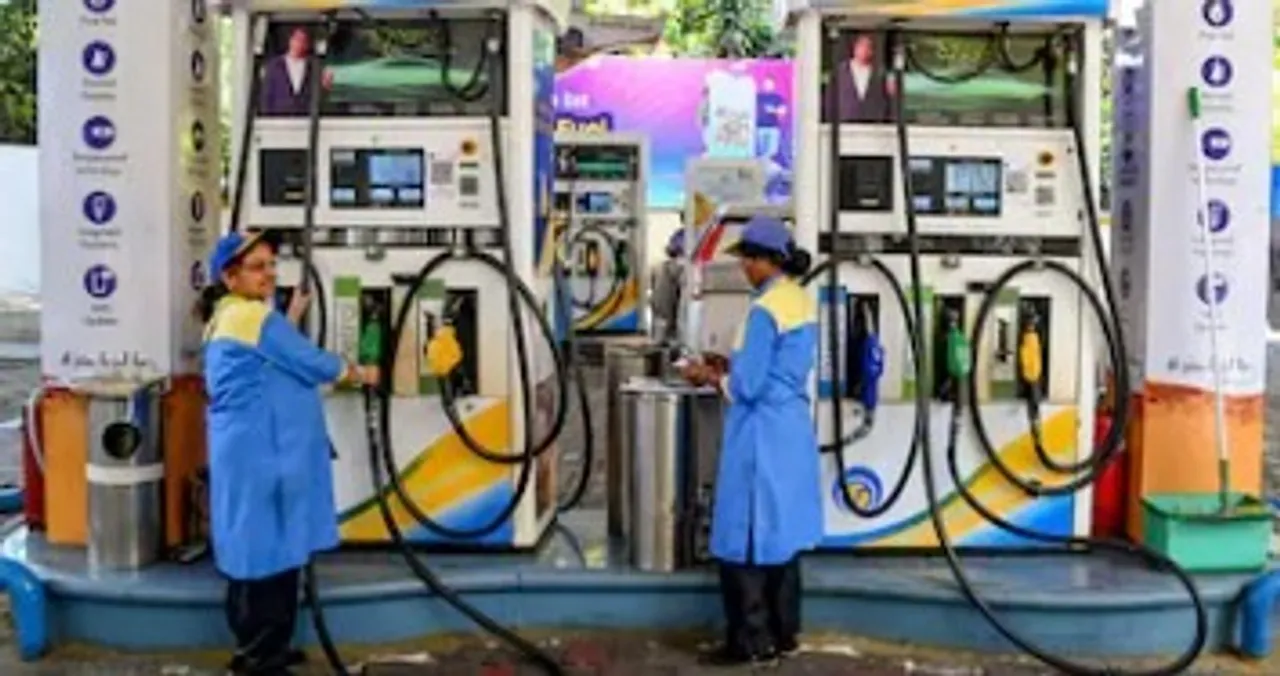  'No Helmet No Petrol' campaign to begin in Indore and Bhopal from tomorrow; plea challenging directive filed