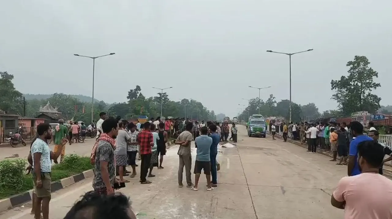  Man, wife, daughter killed as truck runs over them in Odisha's Keonjhar