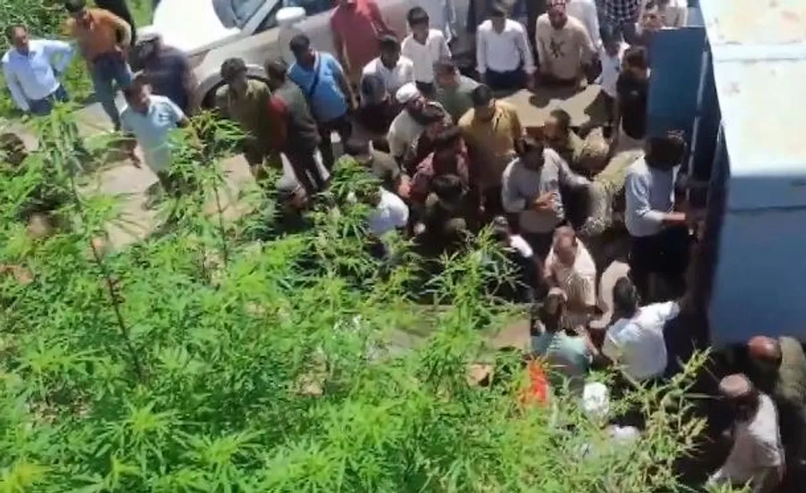  Three CRPF jawans killed, 10 injured in J&K road accident