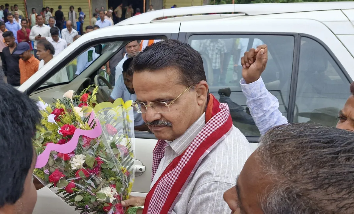  Cuttack MP Bhartruhari Mahtab seeks probe into Air India flight delays and cancellations