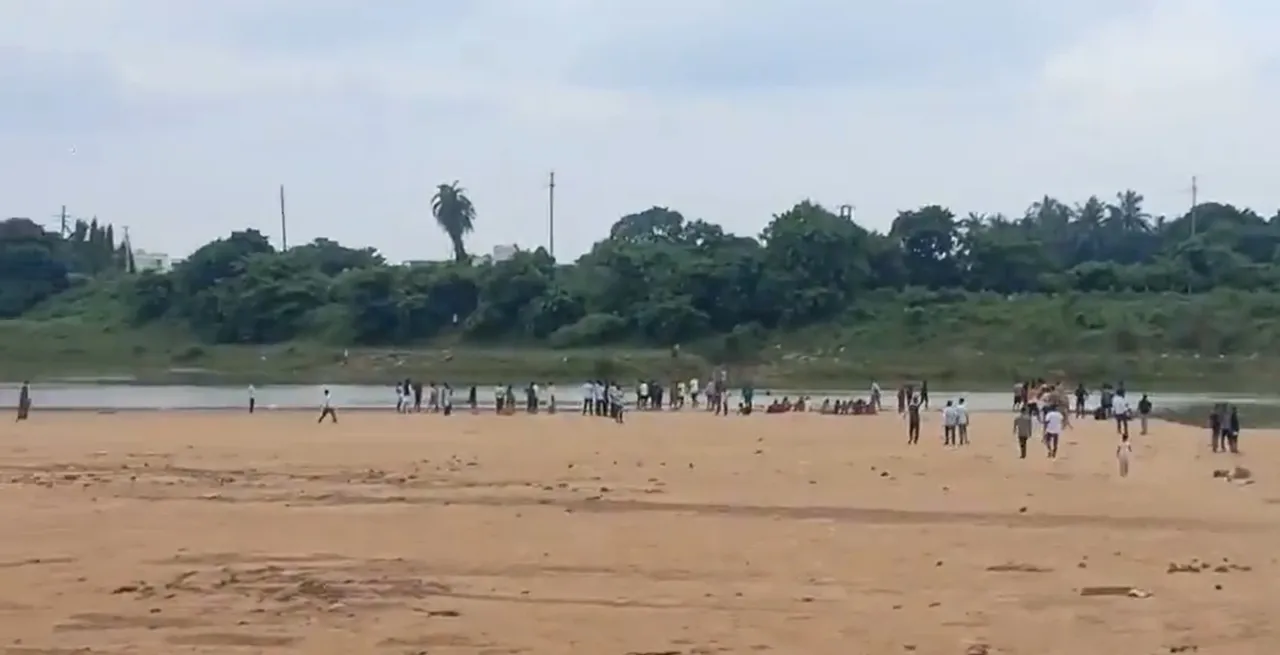  Bhubaneswar: Two Class VIII students drown in Daya River on Janmashtami