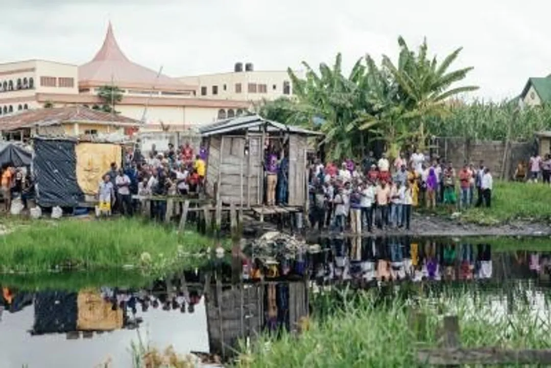  10 killed, dozens missing after boat capsizes in Nigeria