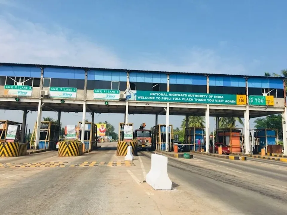  No user fee collection from two-wheelers at toll plazas, clarifies govt
