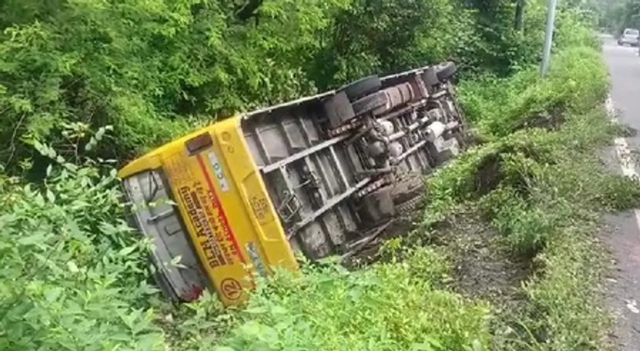  Over dozen children injured as school bus carrying 40 falls into gorge in U'khand's Haldwani