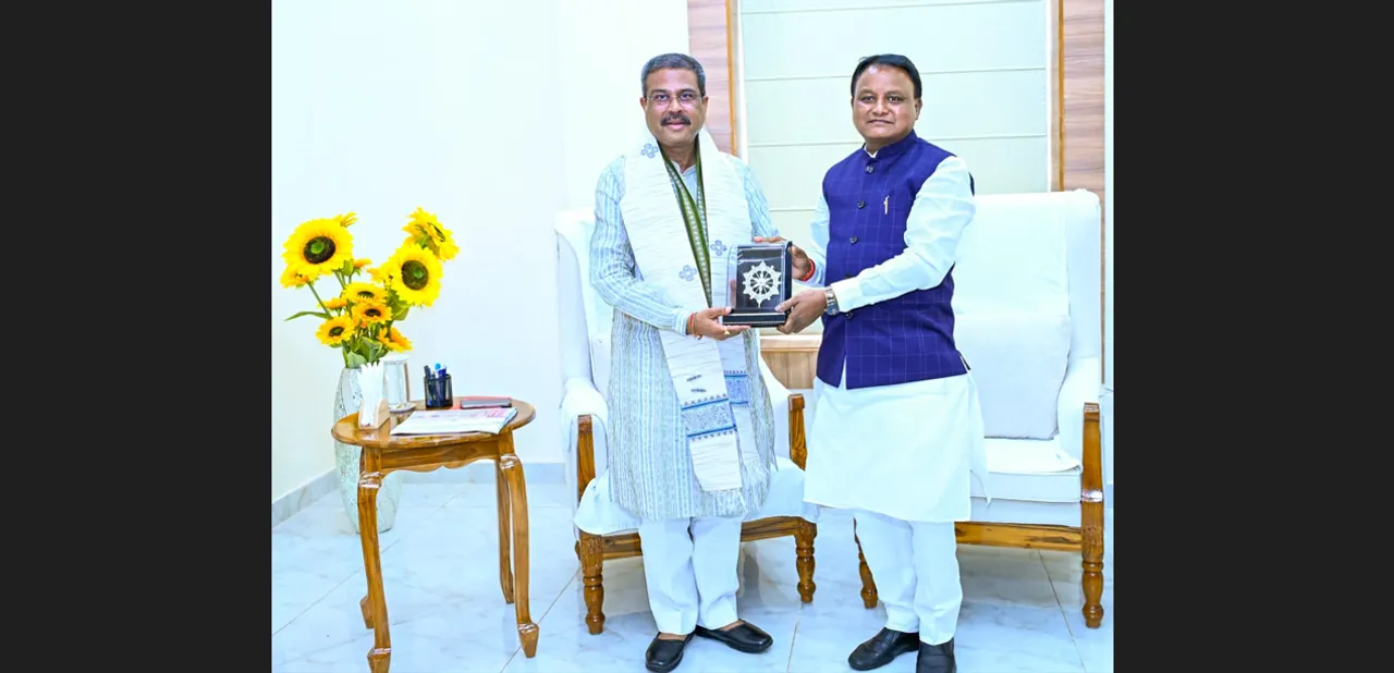  CM, Union Minister discuss about edu reforms in Odisha