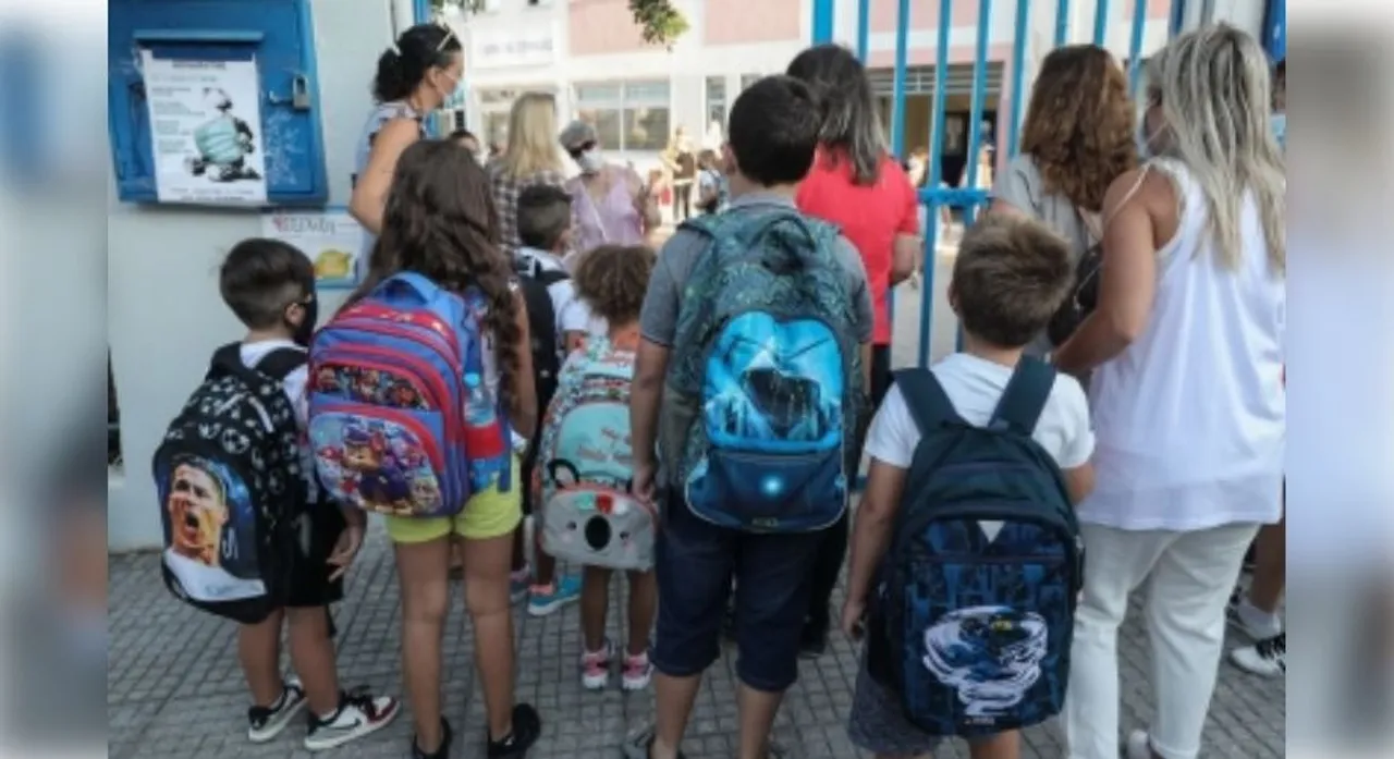  Low enrollment leads to school closures across Greece