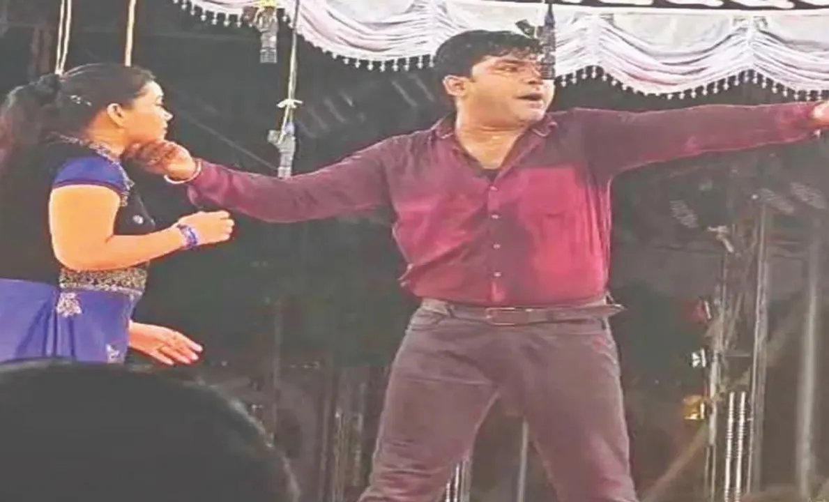  Jatra actor performs on stage despite father's death, wins hearts in Odisha's Cuttack