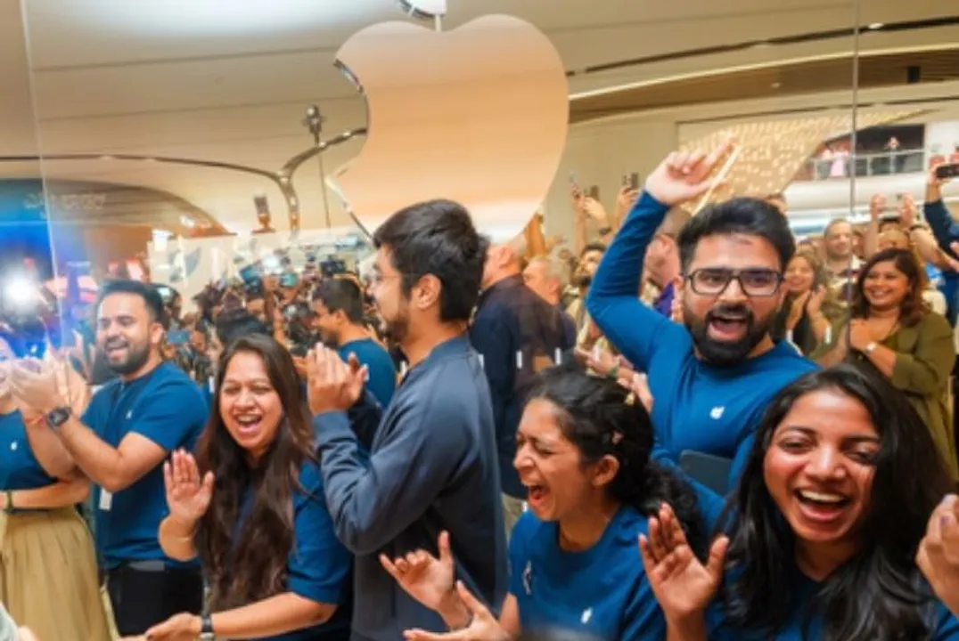  Tim Cook announces two new Apple stores in Bengaluru and Pune