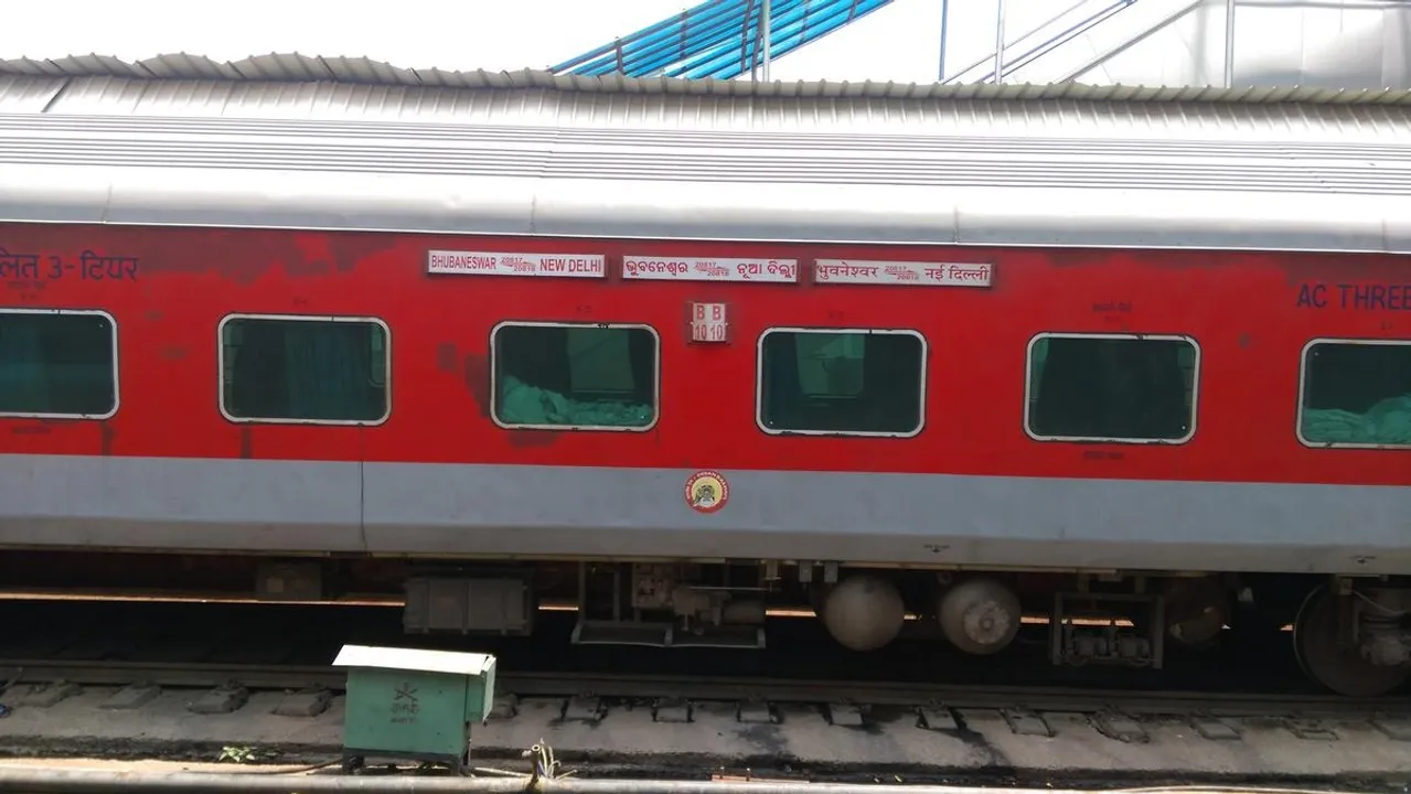  Adivasi Kudmi Samaj protest forces diversion of several trains passing through Odisha