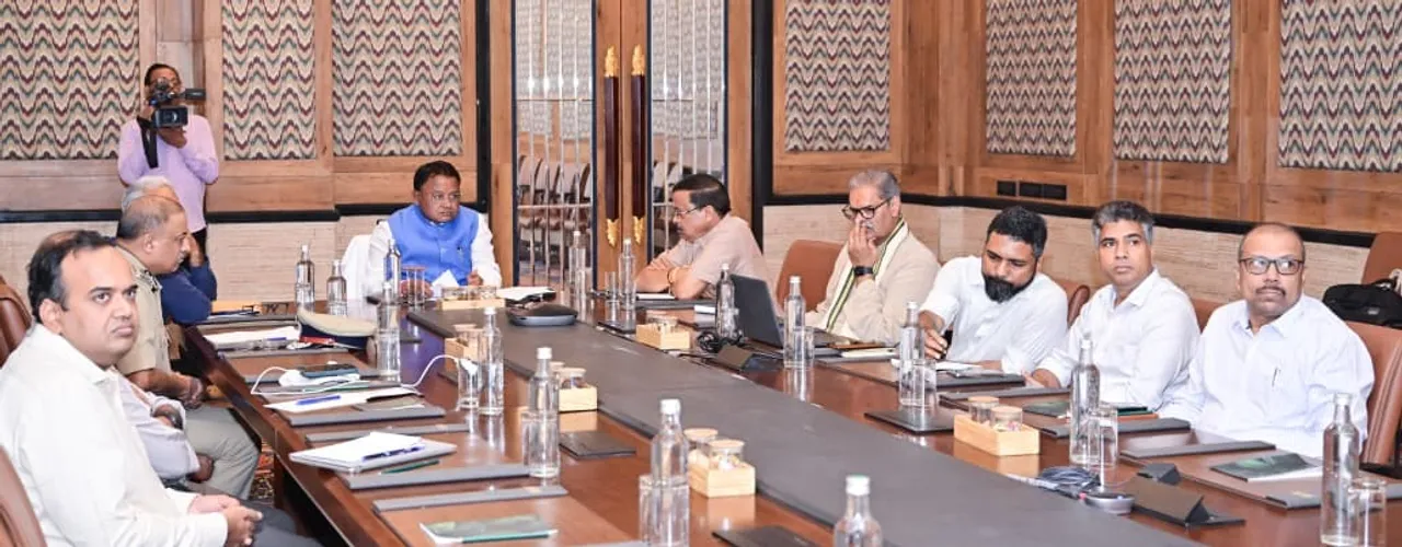  CM reviews situation in view of heavy rain alert for 17 Odisha districts