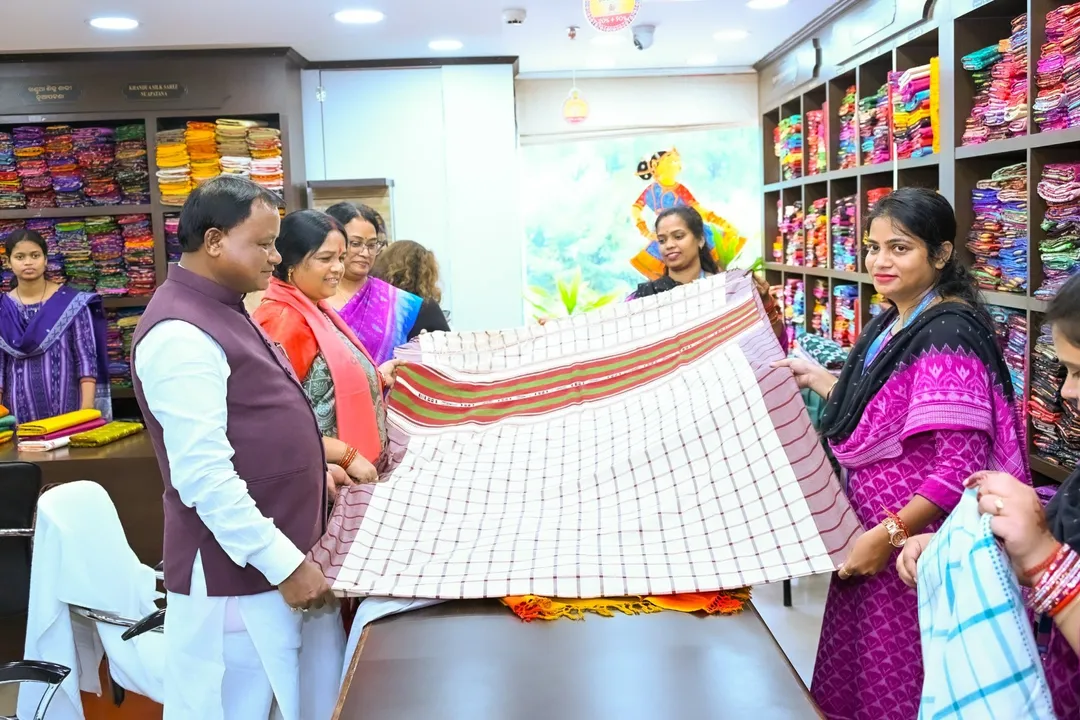  Gandhi Jayanti: Odisha CM advocates for handloom products
