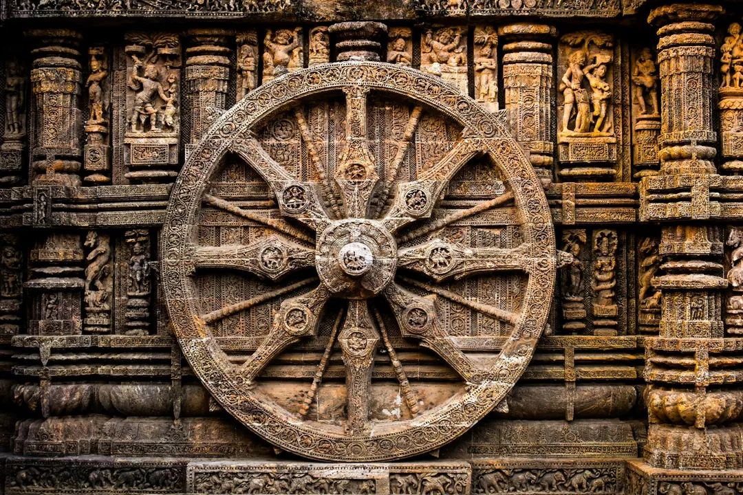  Finding Odia Amid Ji, Garba, Kanya Pujan: An Elegy for a Culture which was