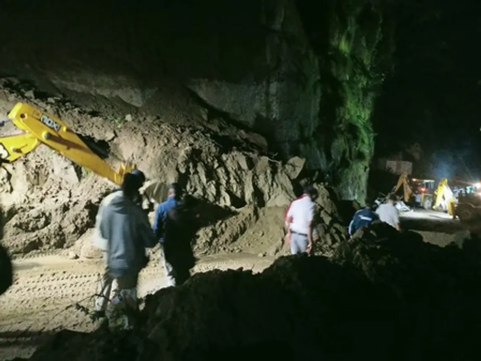  18 dead, several missing after landslide hits bus in Himachal