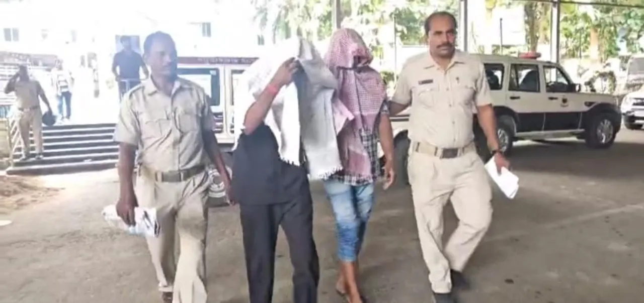  The arrested middlemen being taken to the court 