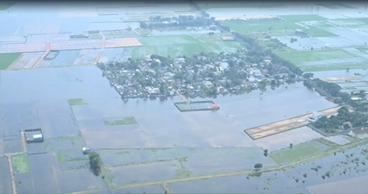  Villages and residential areas in some towns in coastal districts in Andhra Pradesh were inundated due to heavy rain.  
