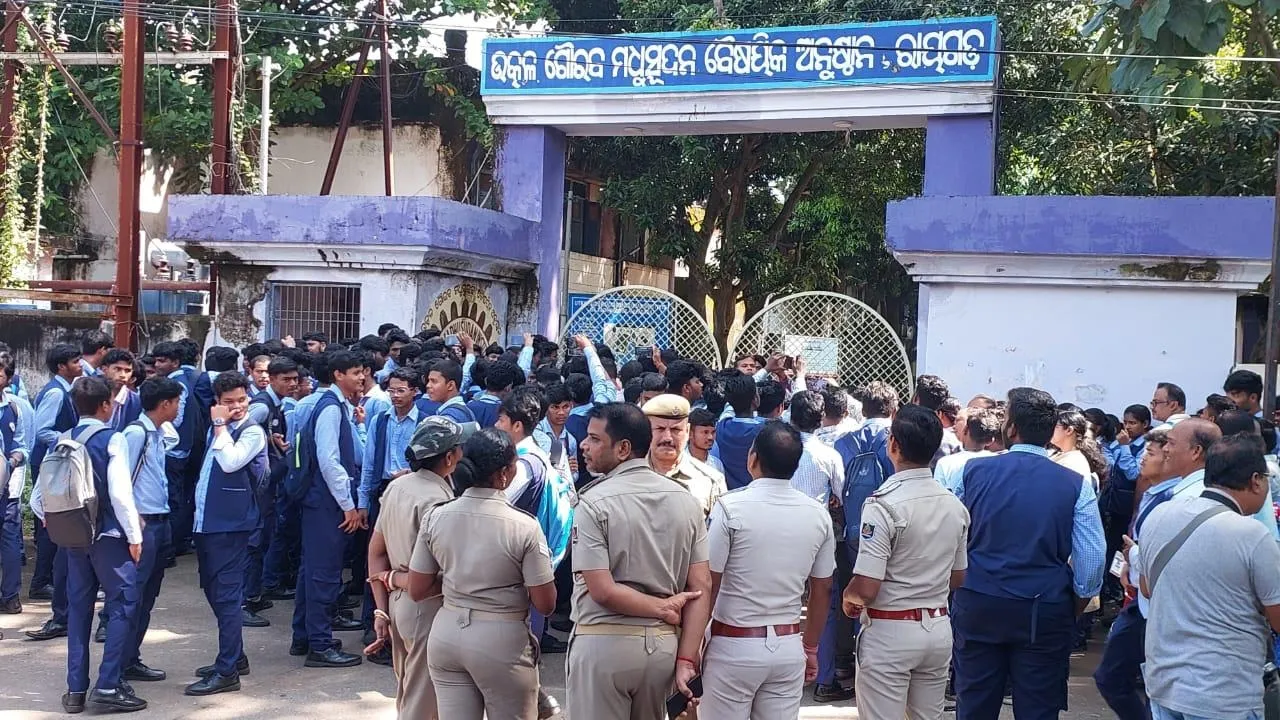  Students of UGMIT, Rayagada, protesting in front of the institute on Friday demanding action against faculty member accused of misbehaving with a girl student Photograph: (Sambad) 