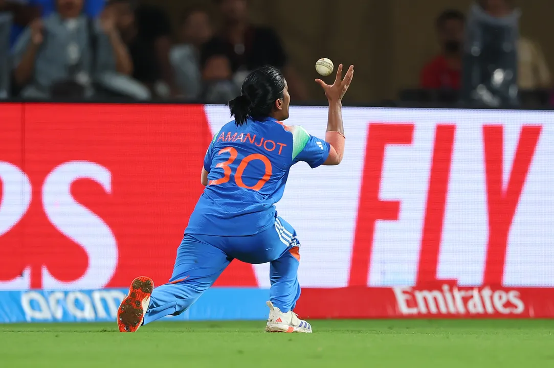  Amanjot Kaur taking a catch in the World Cup Final match (Photo: BCCI) 