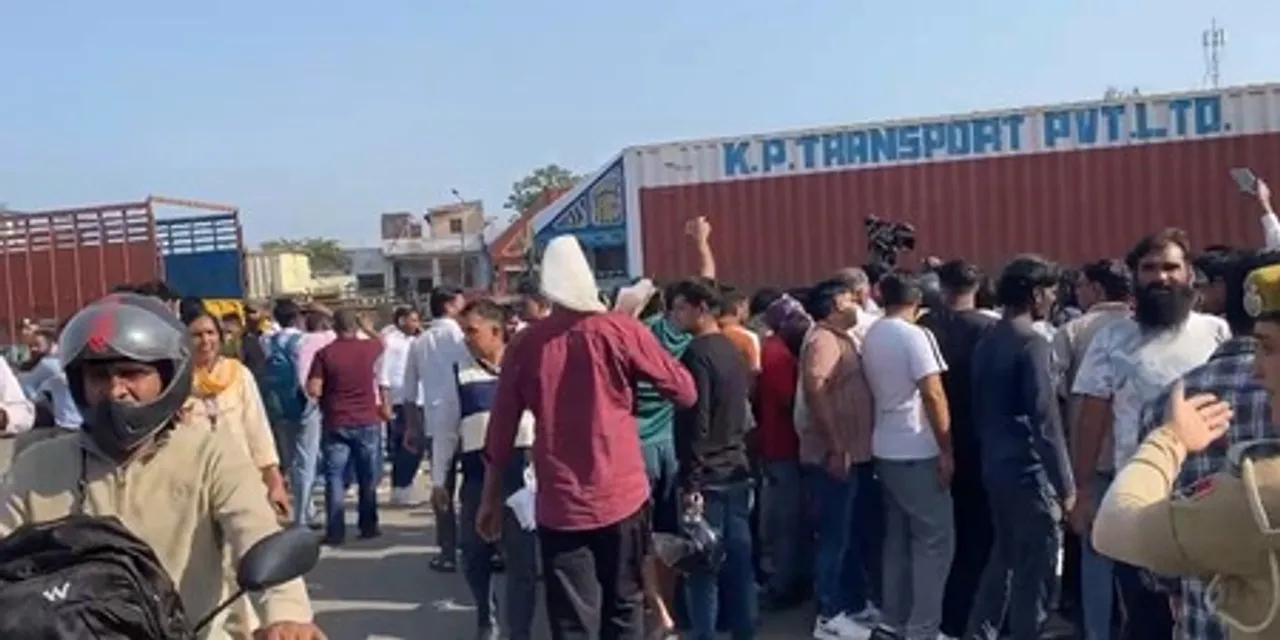  People have gathered at the accident site 