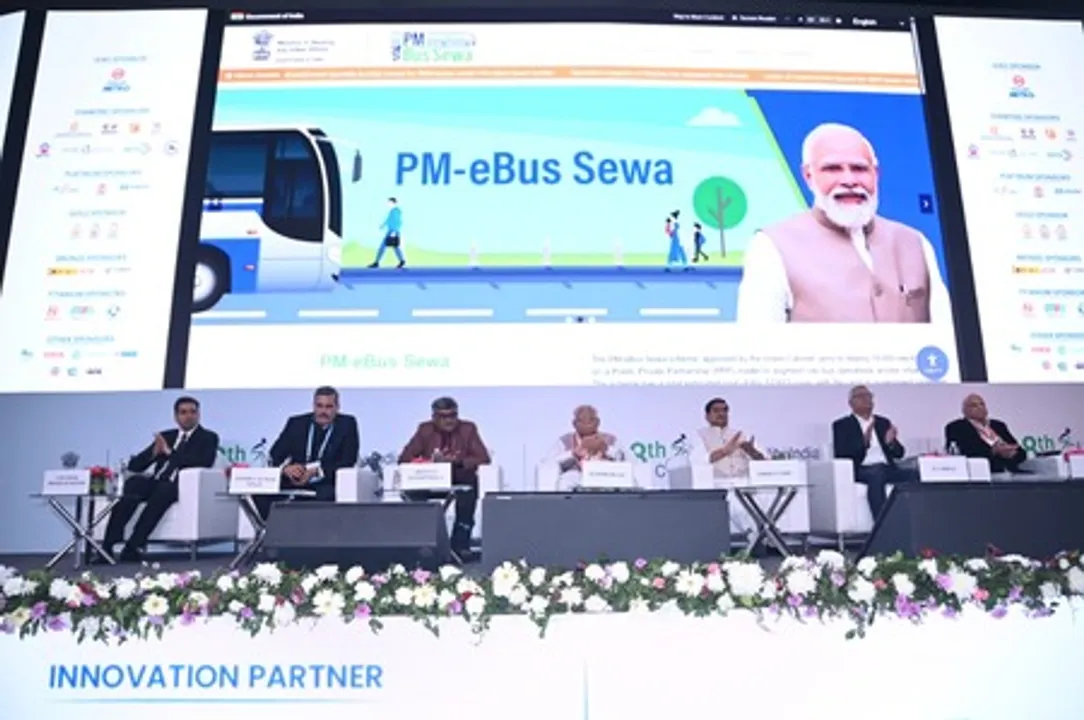   Union Minister Manohar Lal and other dignitaries at the Urban Mobility India (UMI) Conference and Exhibition 2025 in Gurugram. 