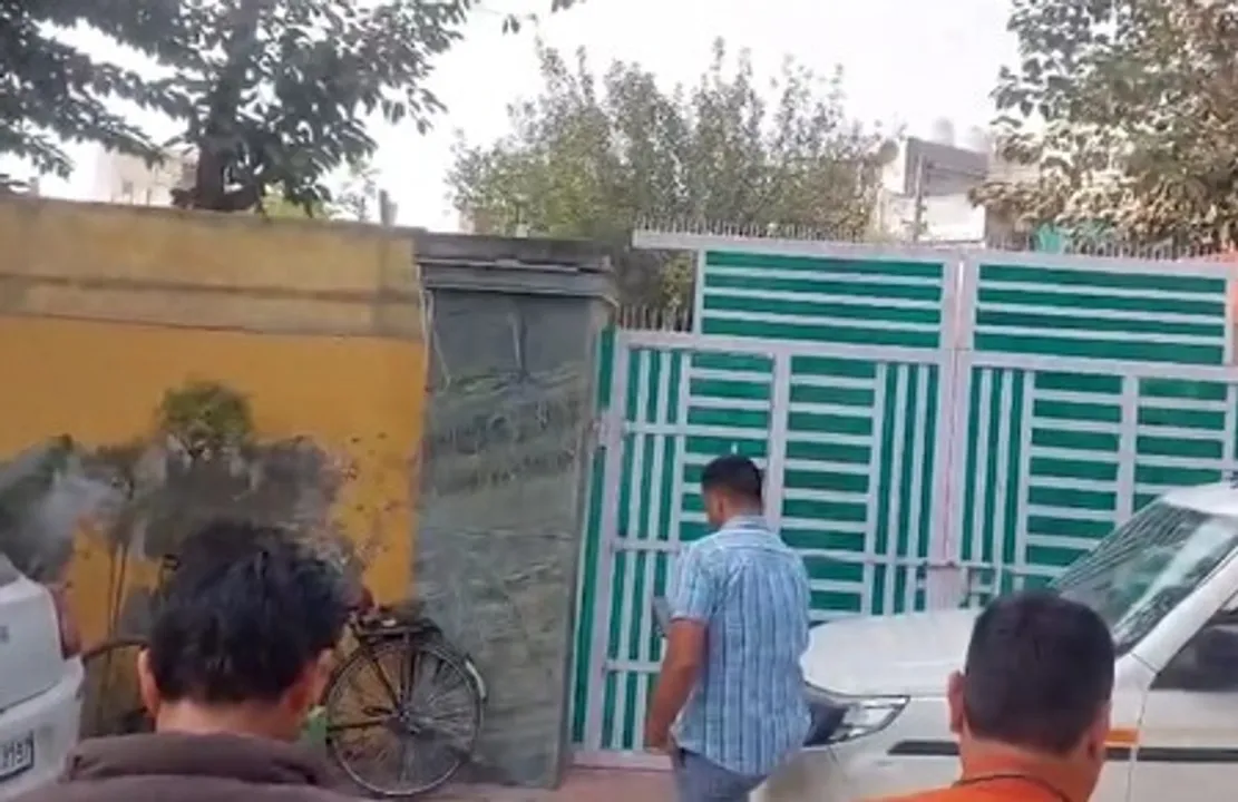  Police personnel are conducting raids in Faridabad 