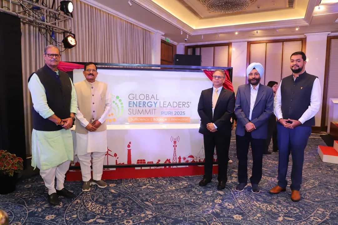  Dignitaries unveiling the logo of Global Energy Leaders’ Summit-2025 in Delhi. 