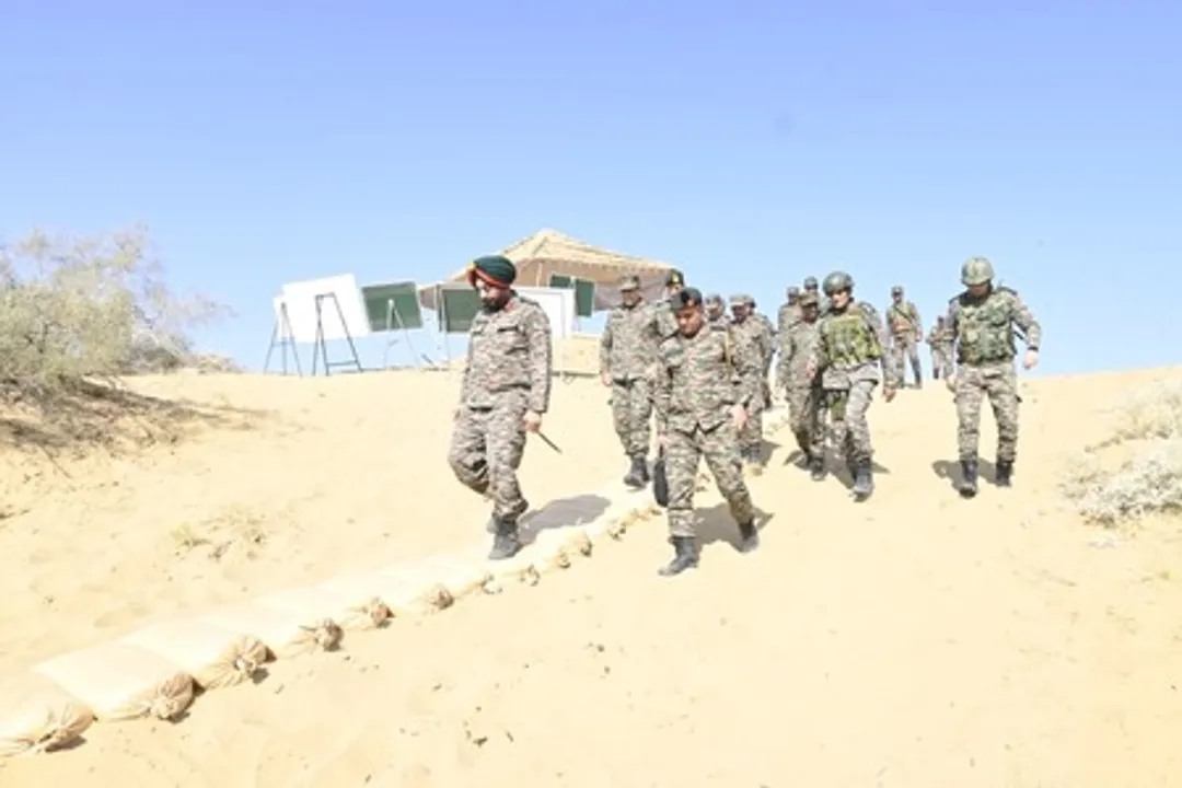  Indian Army conducts drill to assess battle readiness in Rajasthan's Thar desert