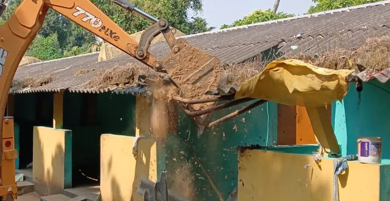 Houses of suspected Bangladeshi nationals demolished in Odisha's Jagatsinghpur