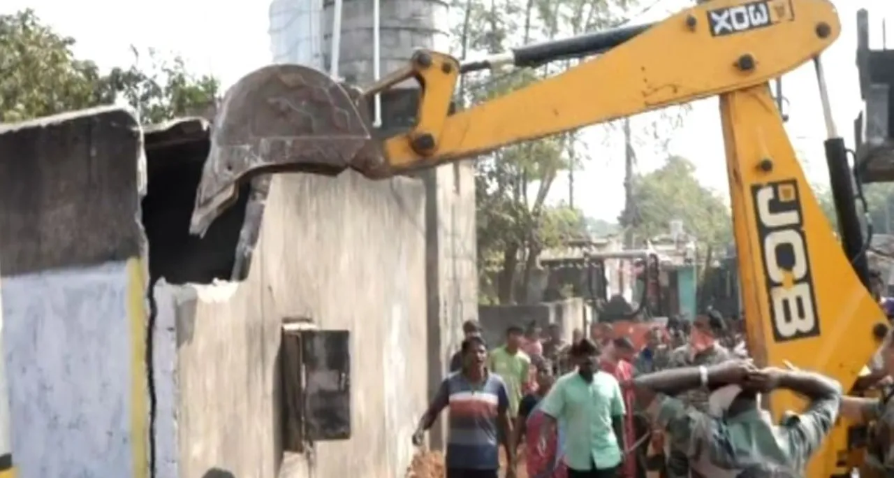  Eviction drive at Salia Sahi in Bhubaneswar 