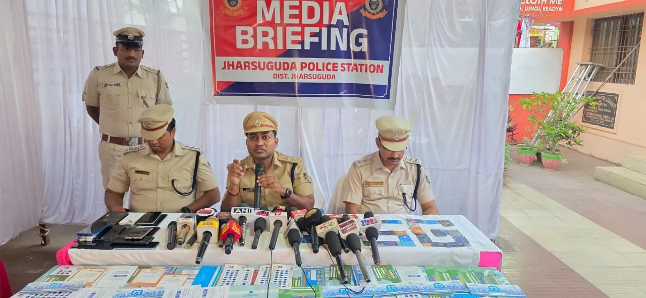  Odisha: Jharsuguda police bust major cyber racket, 12 gang members held