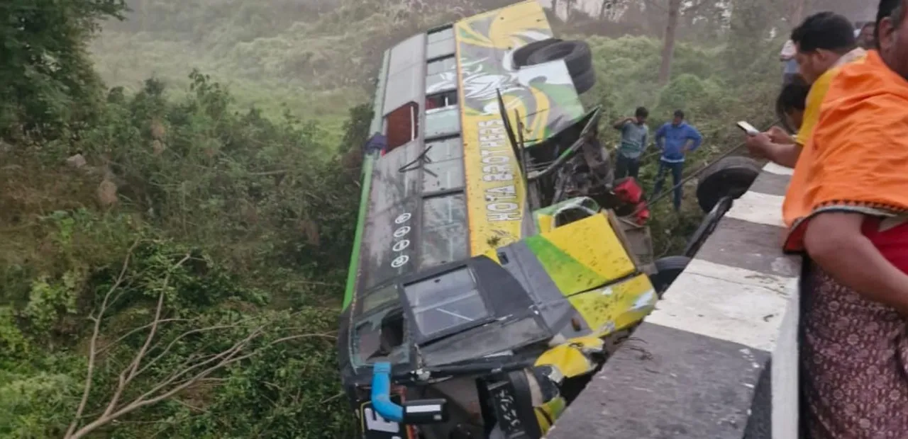  Bus in a damaged condition after accident (Photo: Sambad) 