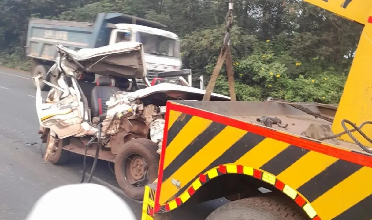  SUV mangled after the accident (Photo: Sambad) 
