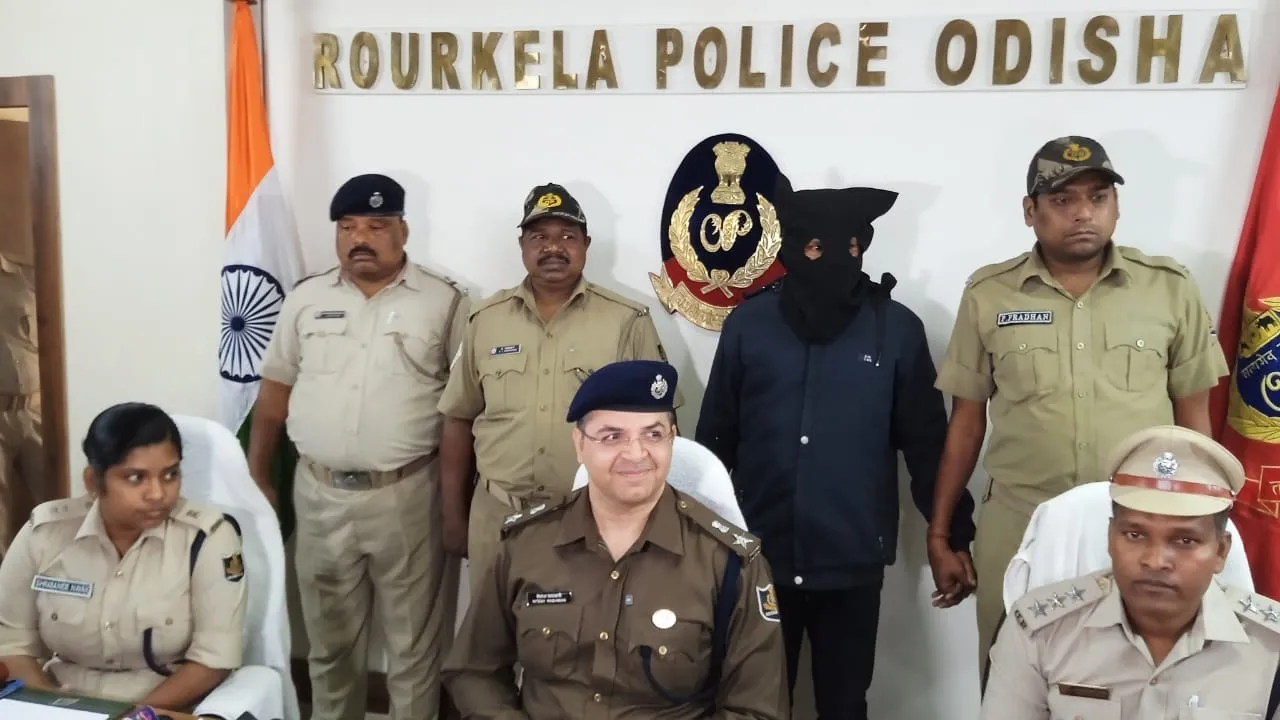  Rourkela Police arrest notorious criminal, weapons including 35 swords seized