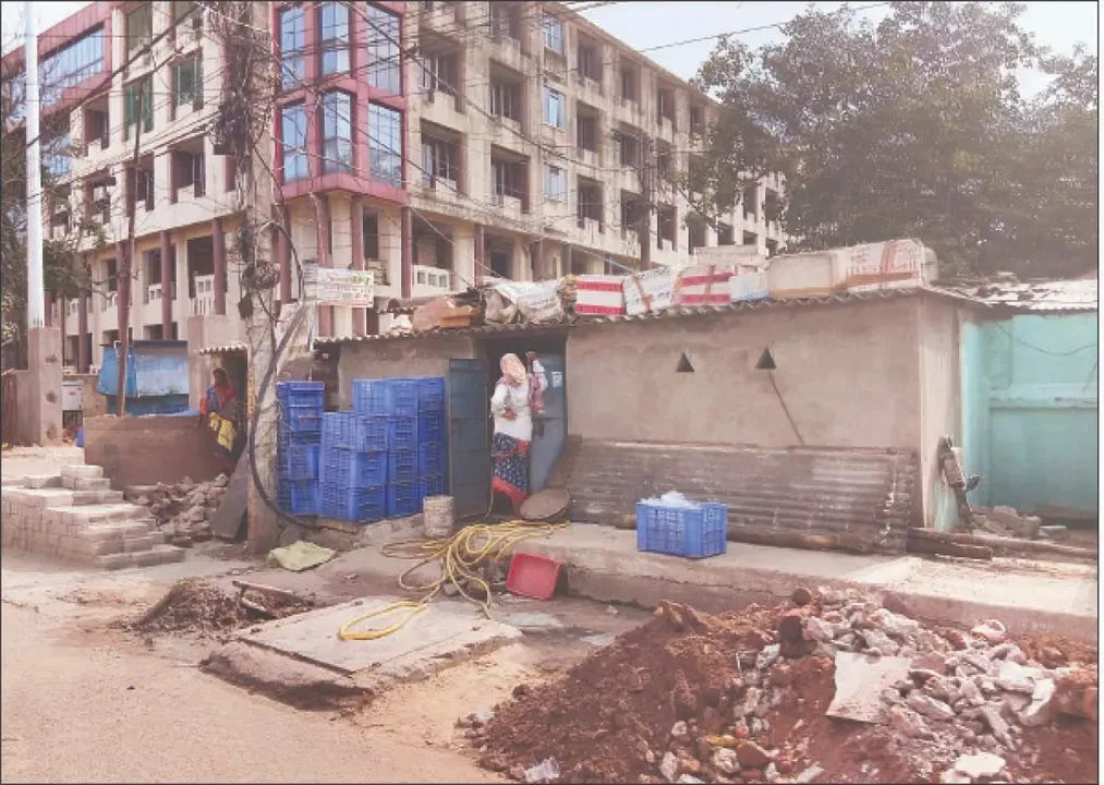  Bhubaneswar Unit-4 Market Traders Alarmed as Drunk Miscreants Take Over Evenings