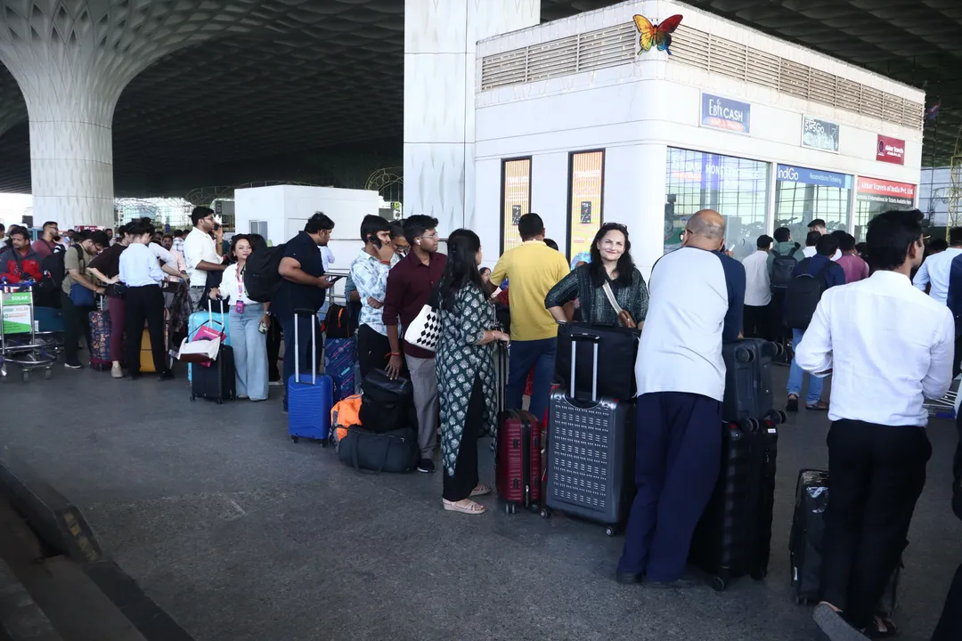  Air passengers standing in queues for hours suffer distress following widespread IndiGo flight cancellations Photograph: (X) 