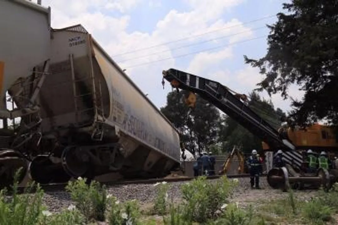  13 killed, 98 injured as passenger train derails in Mexico