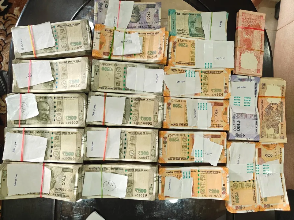  Odisha Vigilance raid on Additional Tahasildar: Rs 75 lakh cash kept in locked house, high-value plots unearthed