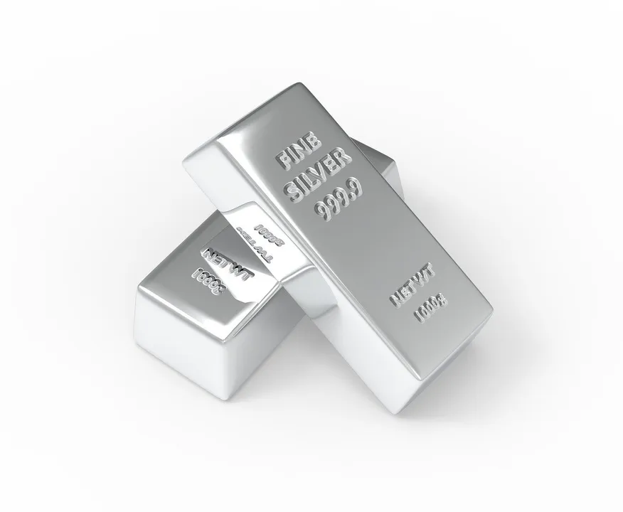  Silver at lifetime high, hits Rs 3 lakh per kg on MCX amid global tensions
