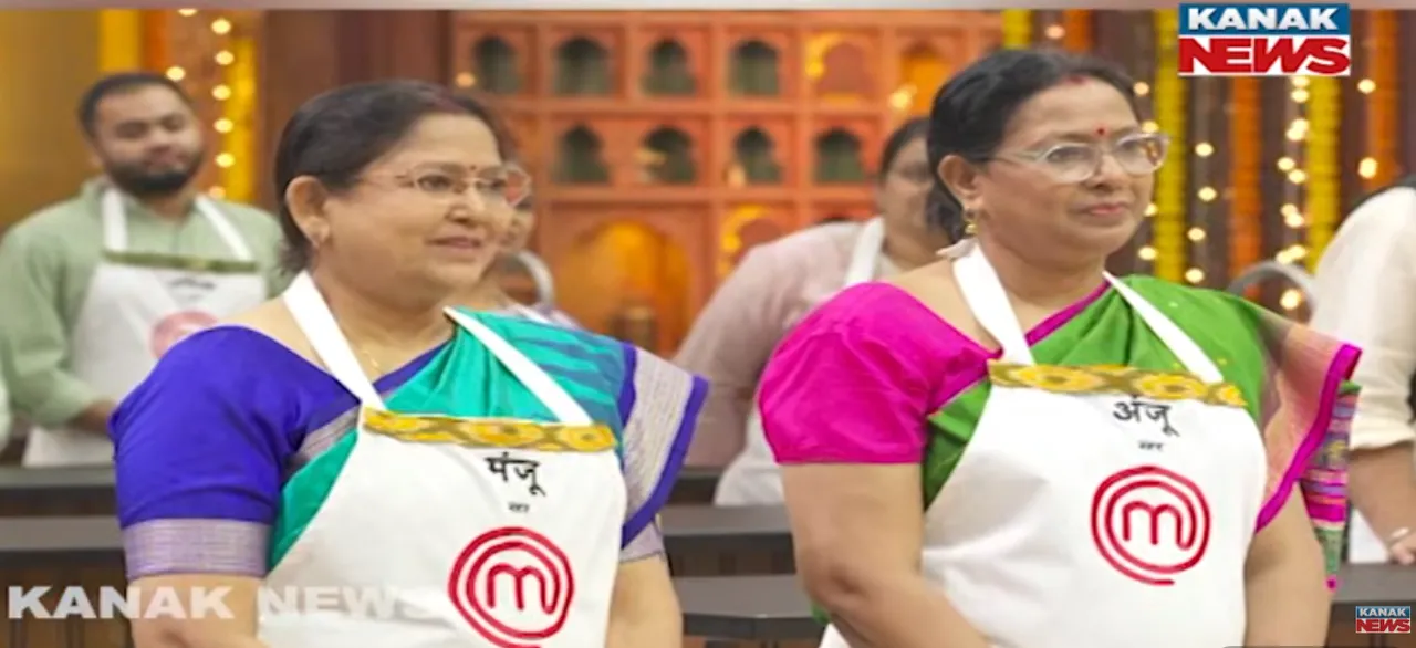  Anju Pradhan (R) and her sister Manju Ojha at the MasterChef India reality show.     