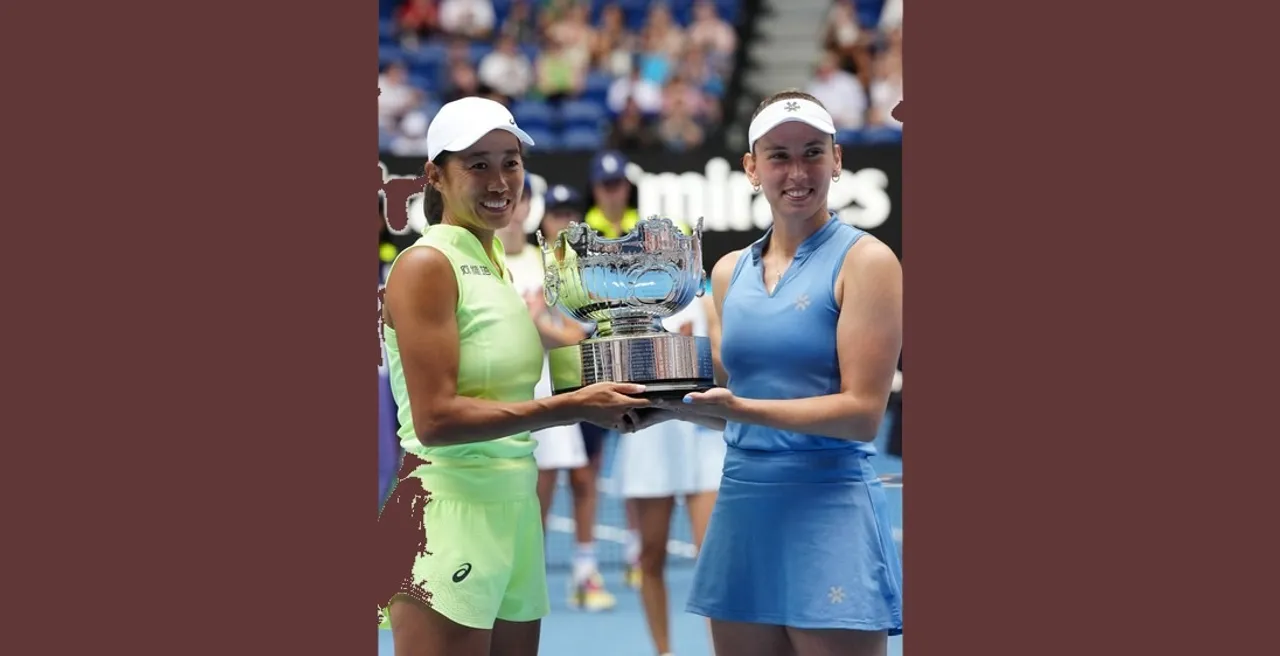  Elise Mertens and Zhang Shuai lifted the Australian Open Women's Doubles title 