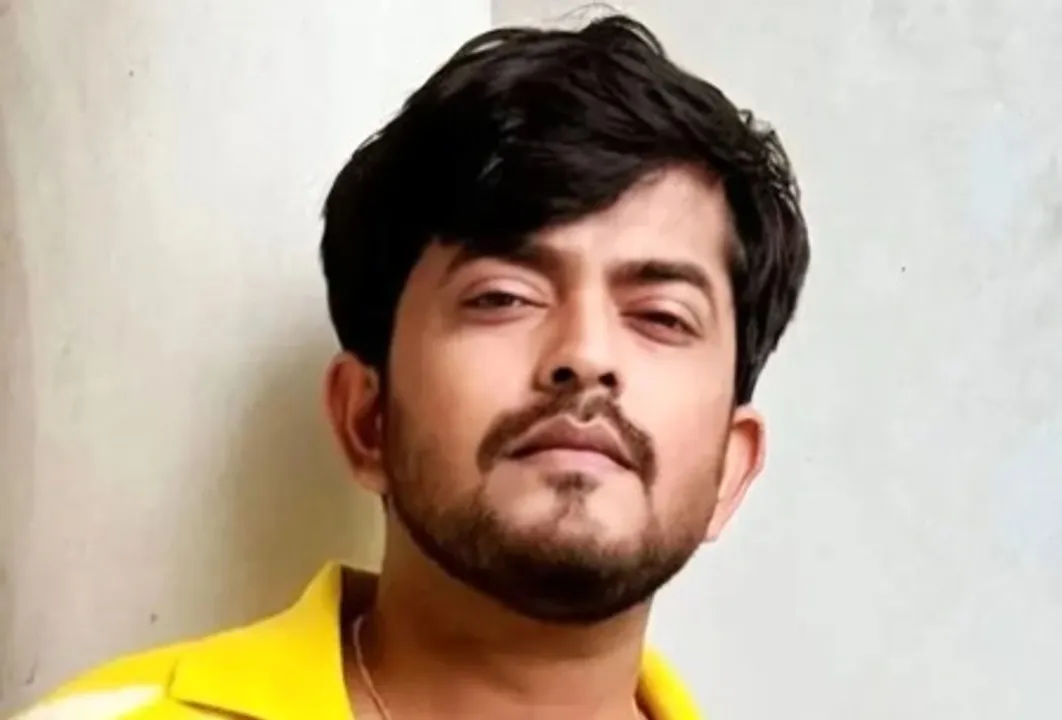  YouTuber Sayak Chakraborty.  