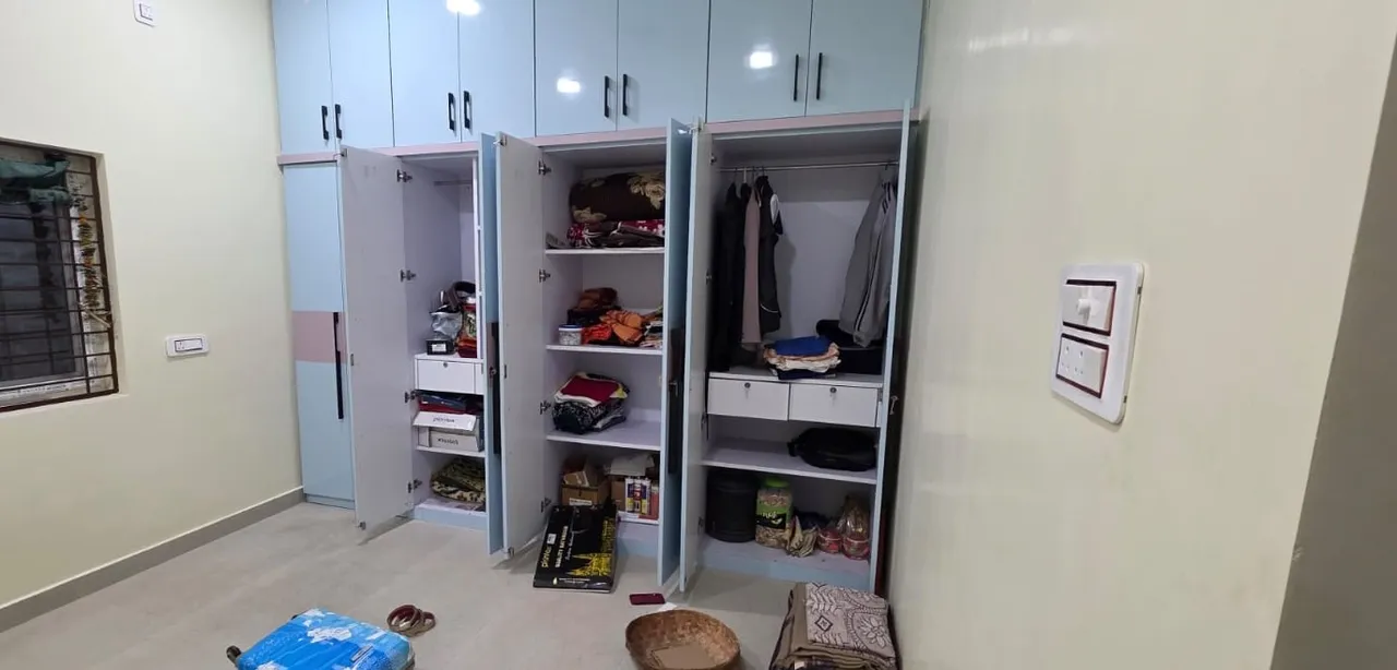  Miscreants loot Rs 6.80 lakh, gold worth Rs 11 lakh at gunpoint in Odisha's Keonjhar